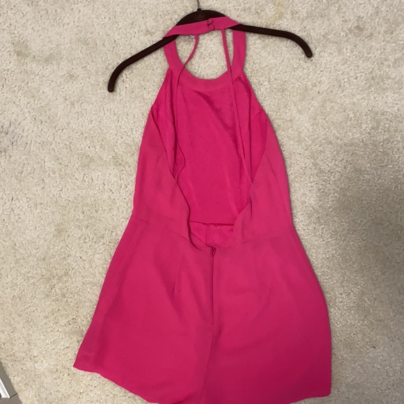 NEW Pink ROMPER! Backless 😍 Great Condition - Picture 4 of 4